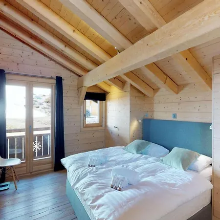 In Les Masses With Sauna