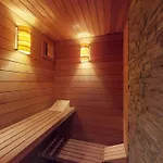 In Les Masses With Sauna *